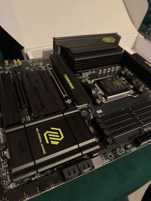 Placă de bază MSI MAG X870 Tomahawk WiFi – AM5, DDR5, PCIe 5.0 (Nouă)