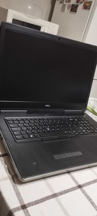 Лаптоп Dell Precision 7720 на части