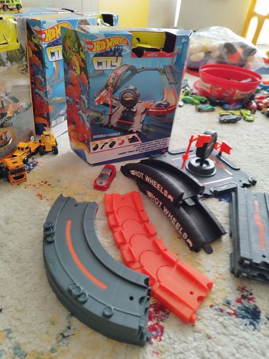 Писти  Hot Wheels