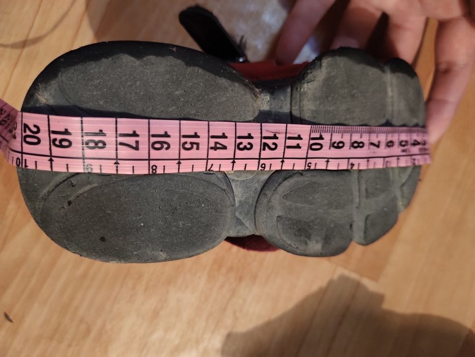 Детские кроссовки