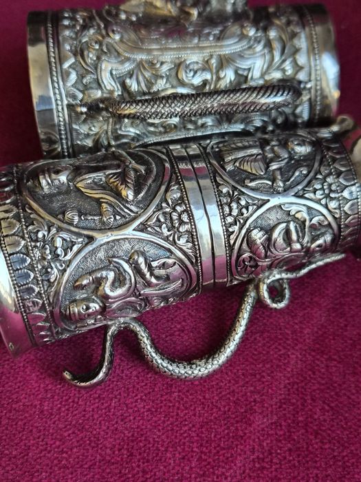 Сребърни чаши Стара Персия с божества