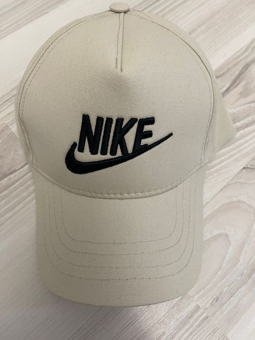Sepci noi de firma, poze in anunt