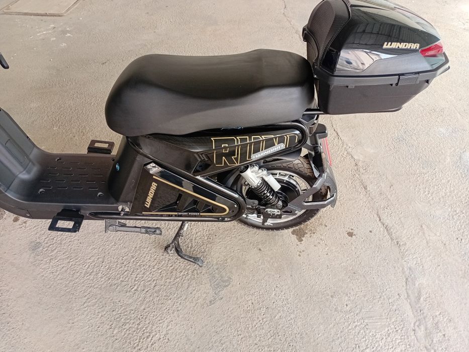 Скутер сотилади. Янги