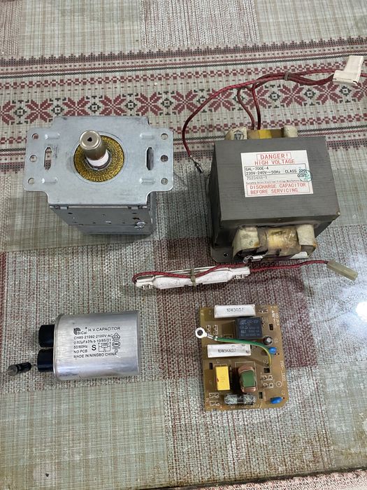 Piese cuptor microunde