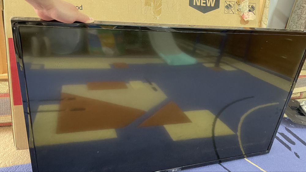 Телевизор LG Smart TV b/y