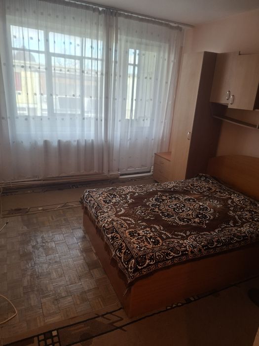 Vând apartament 2 camere semidecomandat