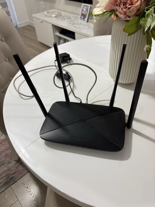 Безжичен двубандов гигабитен рутер Mercusys AC12G