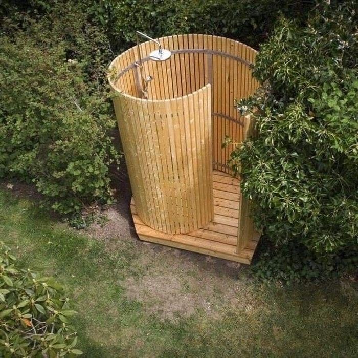 Деревянный душ для улицы