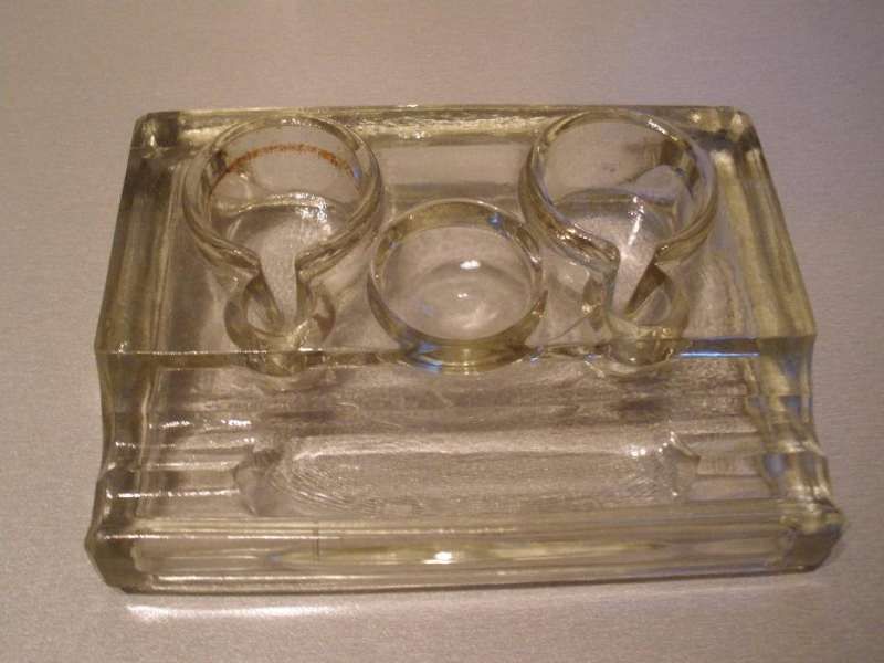 Стъклена мастилница