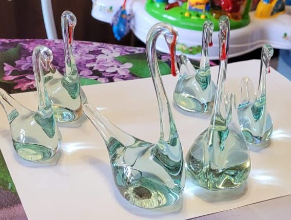 Продам набор статуэток "Лебеди"