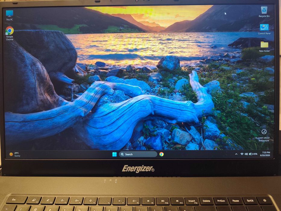 Laptop,cel mai mare ecran,18,5 inch-47 cm