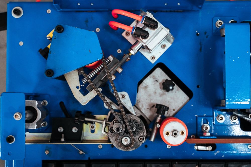 Полуавтоматический кромкооблицовочный станок DM-111