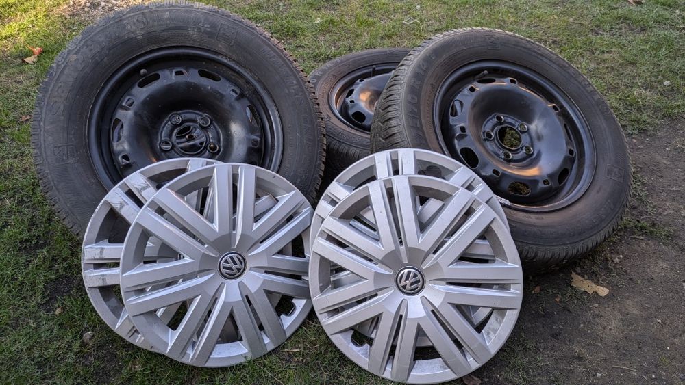 Jante tabla cu capace și anvelope de iarna