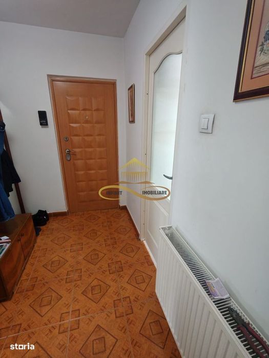 Vand apartament 3 camere decomandate – zonă Ștefan cel Mare