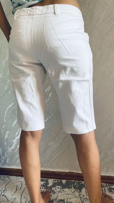 Белые юнисекс шорты