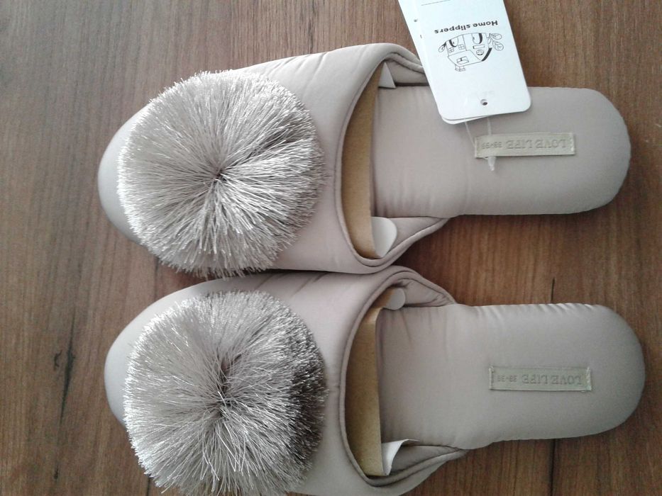 Подарки для женщин на 8 Марта