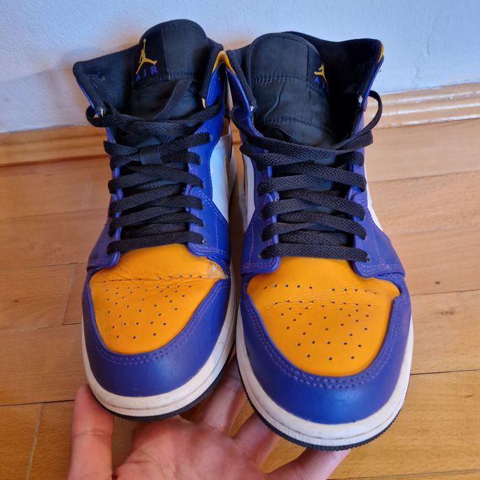 Nike Air Jordan 1 Mid Lakers
