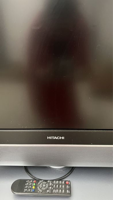 Продам телевизор HITACHI вместе с подставкой IKEA