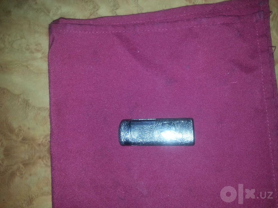 СТАРИННАЯ   зажигалка  с   надписью и  чеканкой  розы