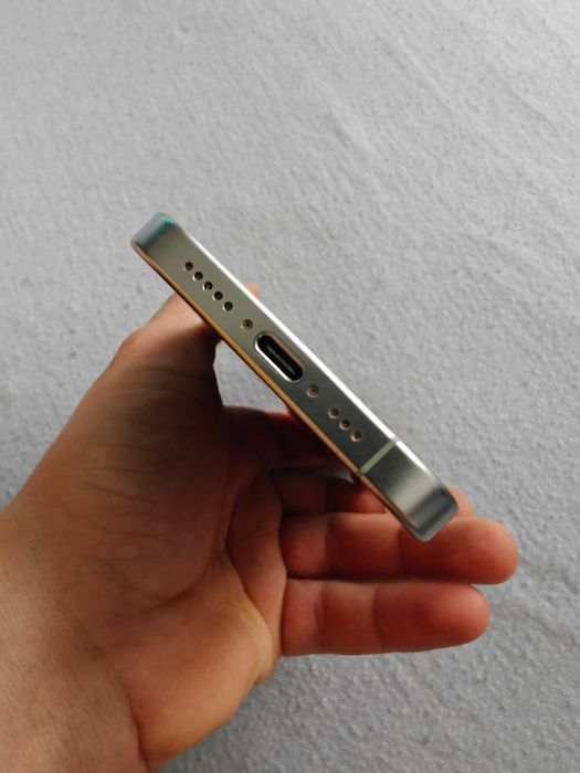 iPhone 15 Pro Alb 256GB impecabil eSim