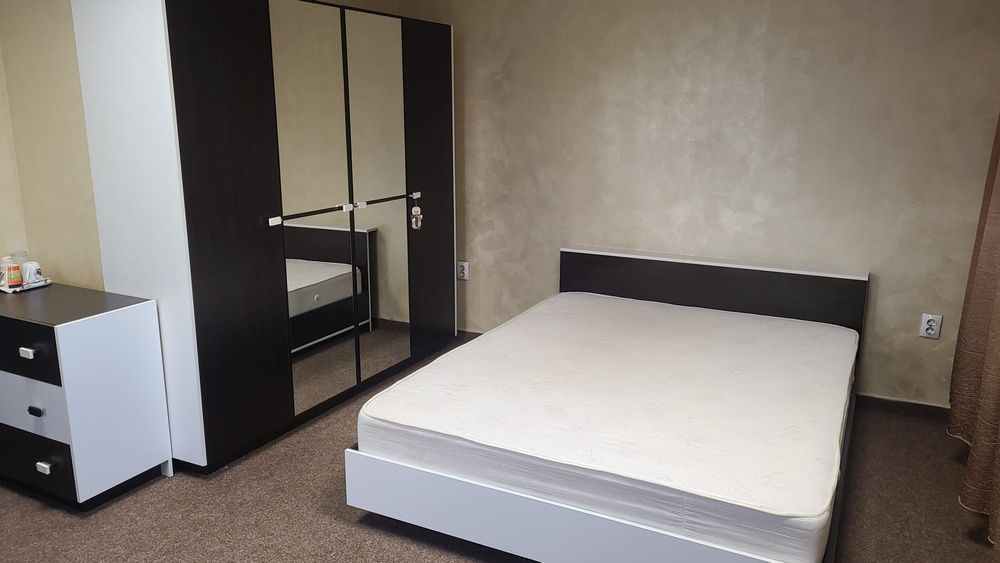 Direct proprietar Închiriez  camera  in bloc Berceni