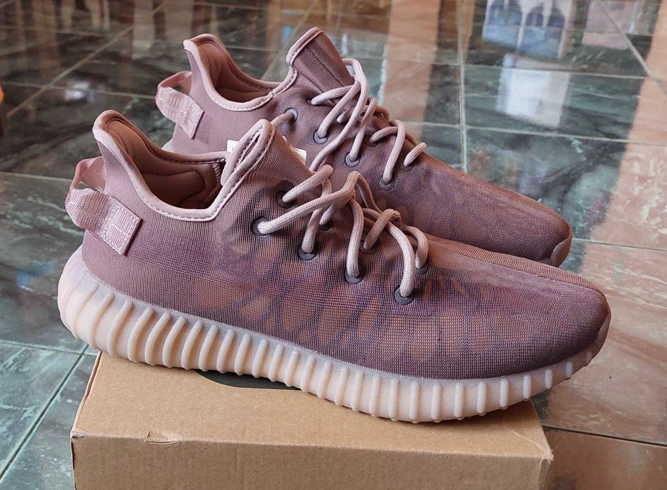 Маратонки ADIDAS YEEZY BOOST 350 44 2/3 нови