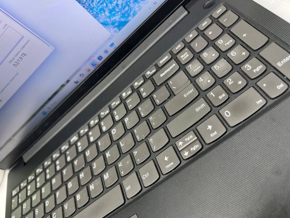 Lenovo V15 Celeron N4