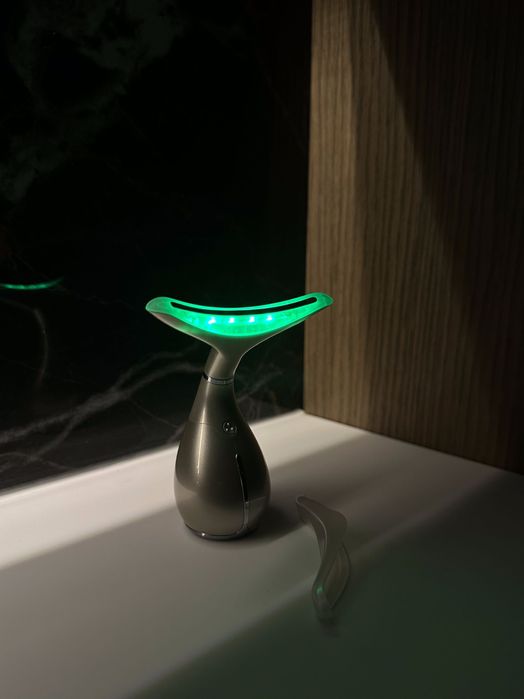 Dispozitiv facial inteligent