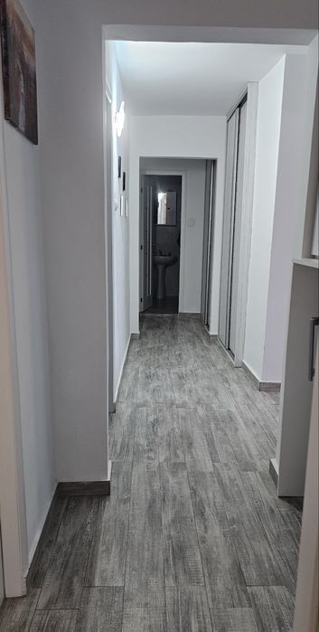 Apartament 4 camere si 2 bai