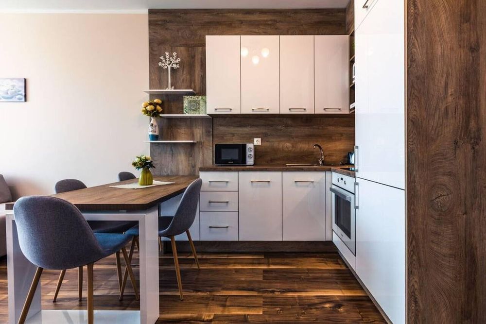 Дава се под наем Двустаен апартамент в Бургас, Зорница - 67 кв.м за 765 € - Снимка #1