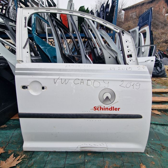 VW Caddy 2019 предна дясна врата задна дясна врата