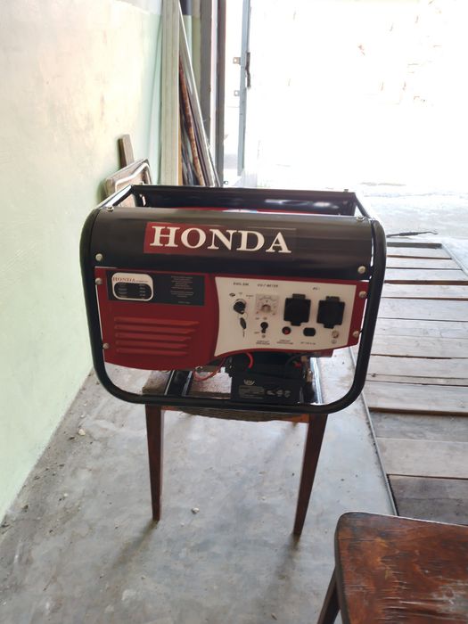 Продам  генератор новый