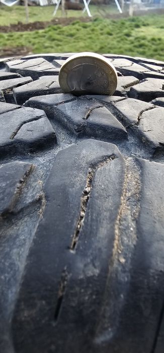 Продавам гуми 215/70/16