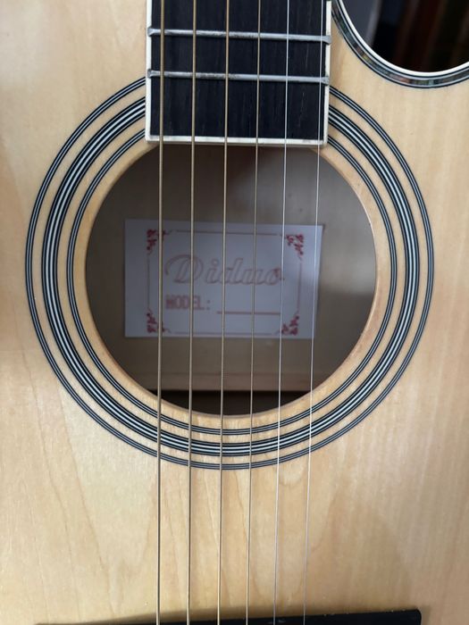 Акустическая гитара