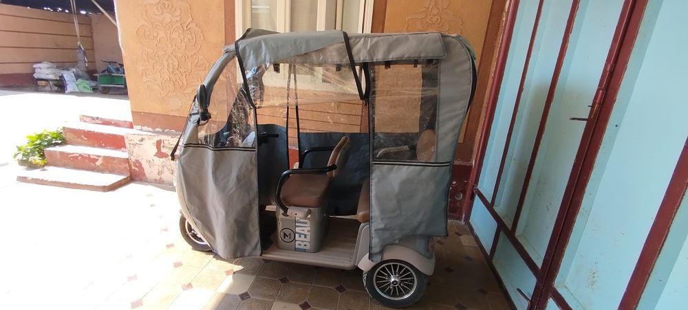 3 gʻldrakli skutr sotladi tiniq