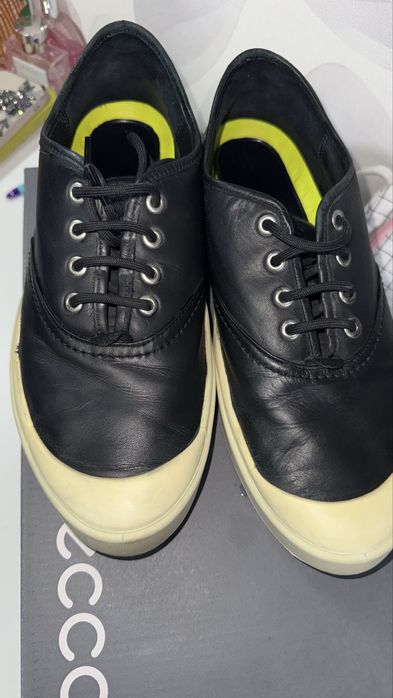 Продам кеды кожа Ecco