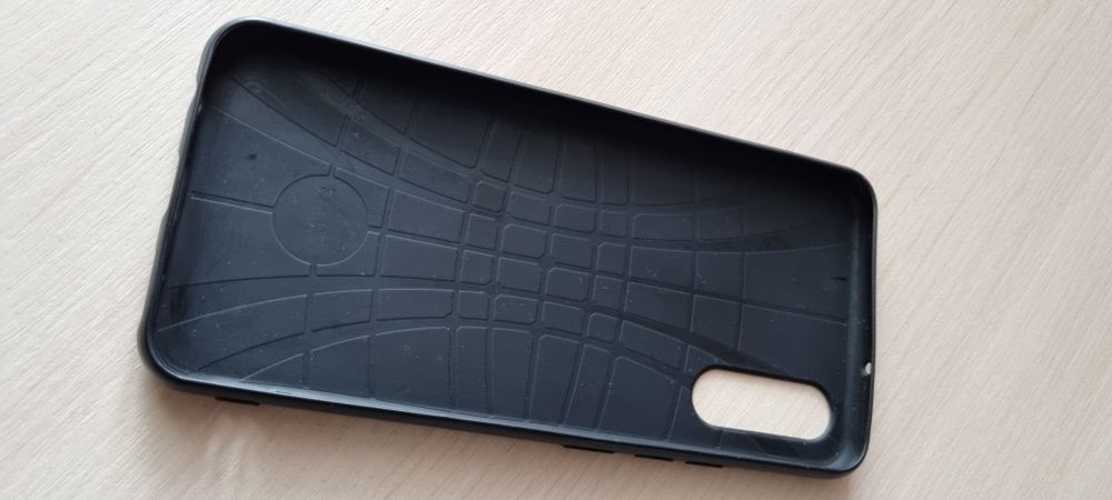 Чехлы на телефон