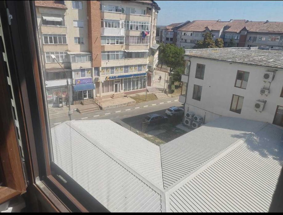 Se vinde apartament.