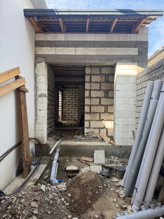 Hovli 1.5 sotih 5 ta hona 3 sanuzel срочно