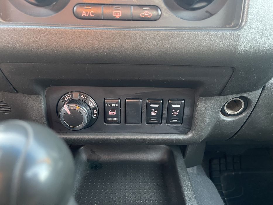 Nissan Navara 2.5 Diesel 4x4 190 CP 2014 6+1