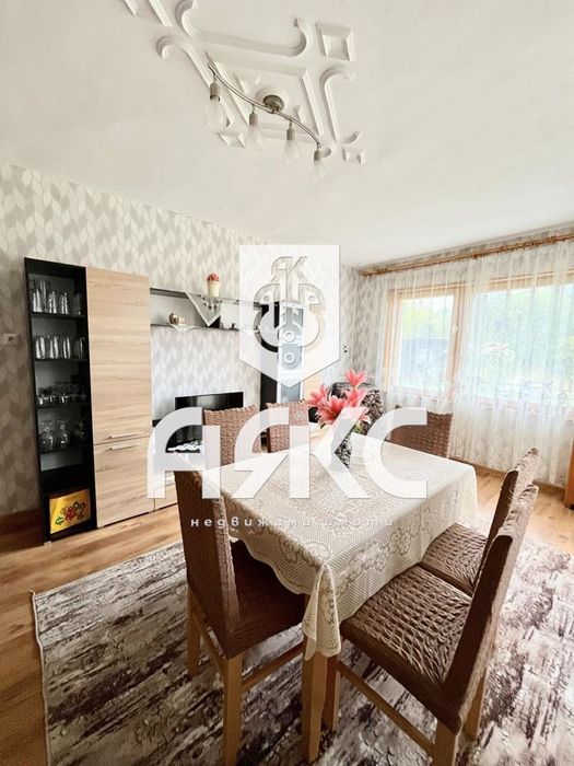 Продава се Къща в Перник, Байкушева махала - 281 кв.м за 997 €/кв.м - Снимка #3