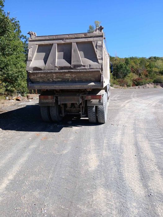 Продавам камион Мерцедес