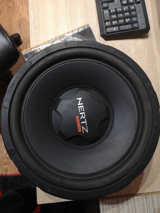 Продавам суб бас 12 Херц 2 канала перфектно състояние
