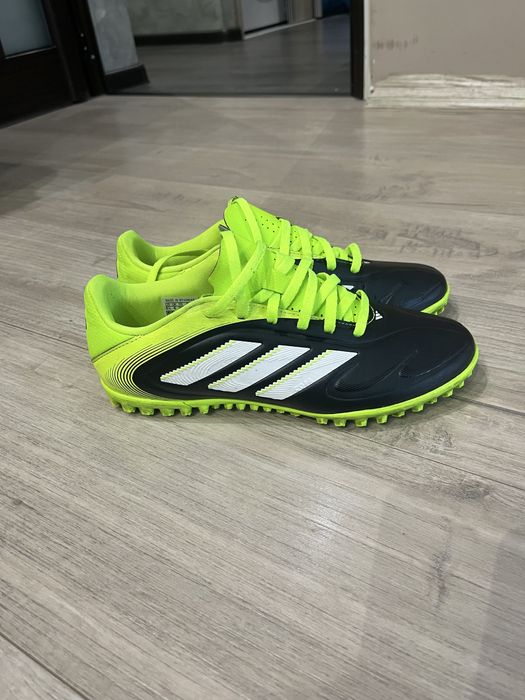 Футболни обувки- стоножки