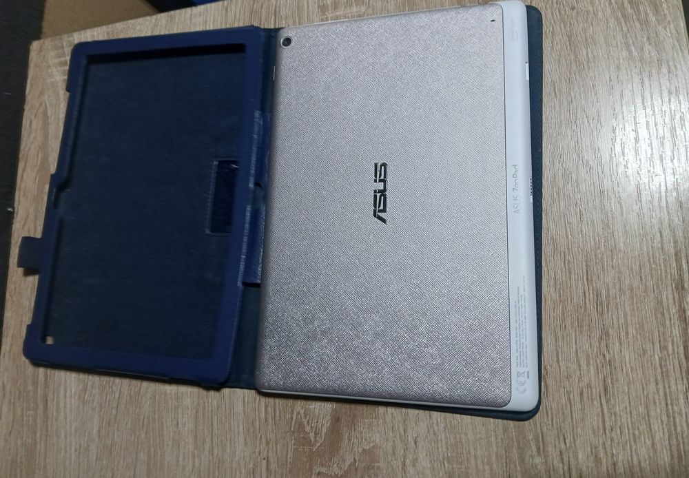 Tableta Asus ZenPad P023