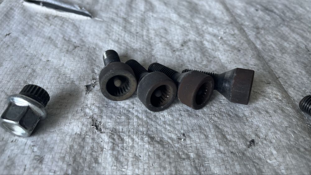 Болтове за джанти и секретна гайка BMW 3 E90