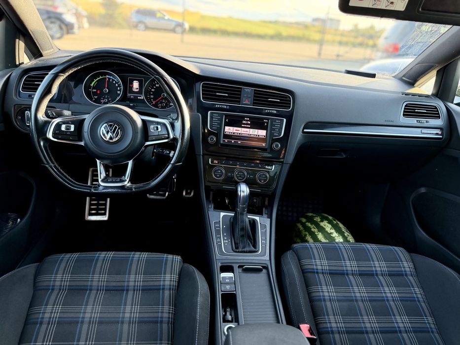 • Vw Golf 7 GTE 2016 / Benzina + Electric • Parc Auto / Rate / Garantie •