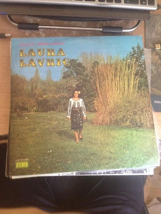 Vand diferite discuri vinyl(artisti romani 95%)