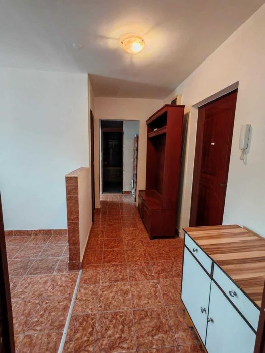 Vand apartament cu 2 camere
