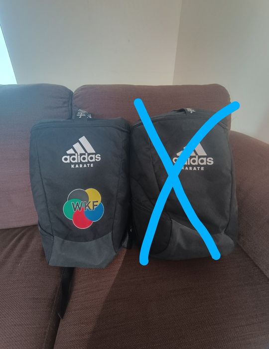 Vând rucsac adidas karate